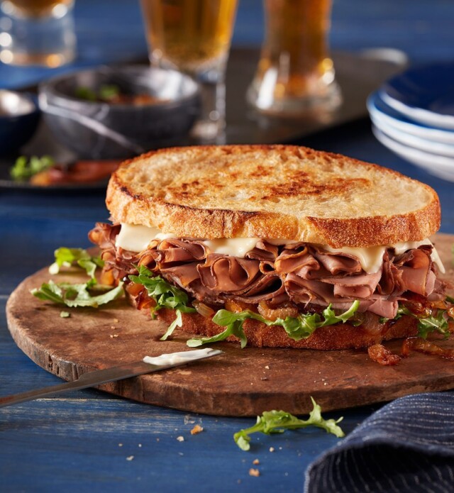 Grilled Roast Beef Sandwich with Caramelized Onions and Garlic Aioli ...