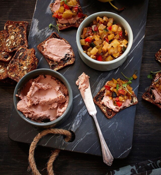 Liverwurst spread with pear chutney canapes